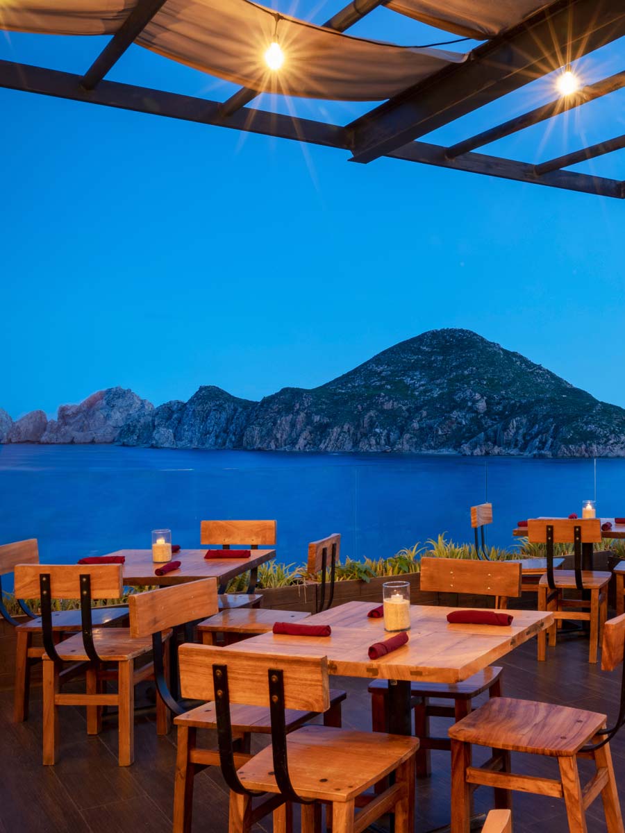 Cena junto al mar en Cabo.