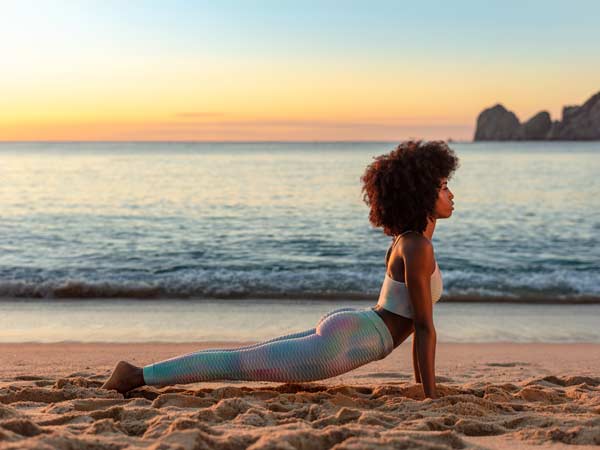 Yoga en la playa.