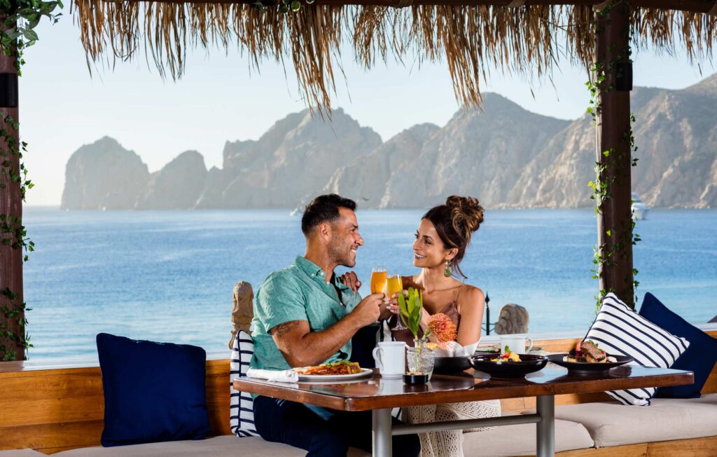 Pareja cenando en Aleta.