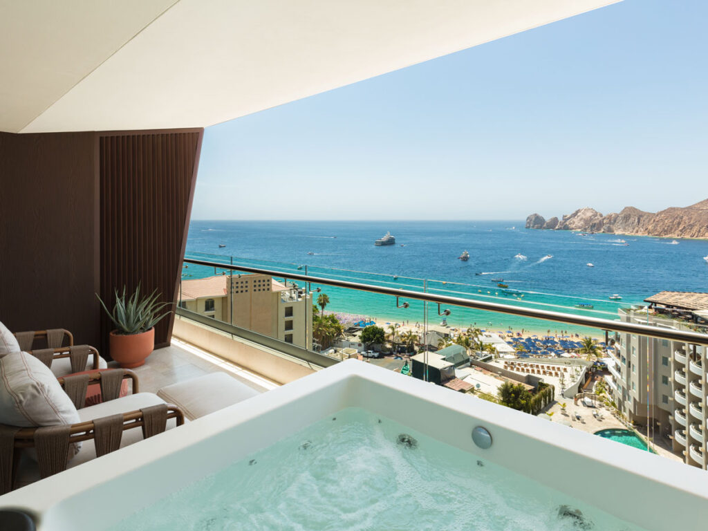 Guestroom With A Hot Tub Balcony And Ocean View In Cabo